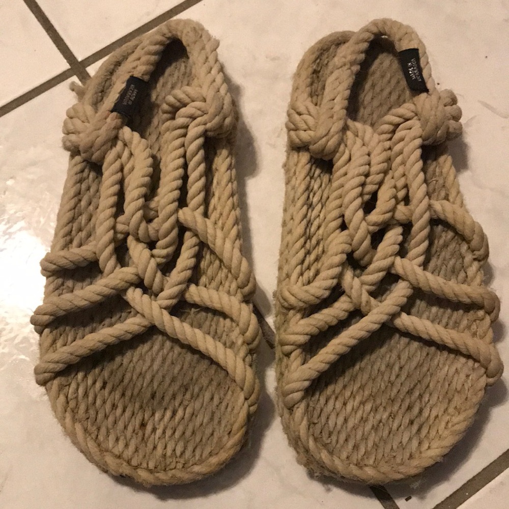💥DONATING SOON💥Beach styled Rope Sandel’s